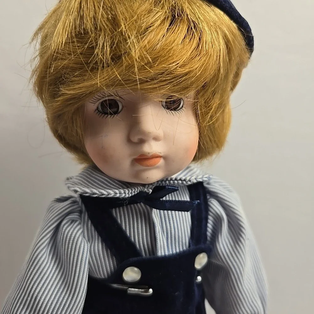 MYD Marian Yu Designs Porcelain Doll‎ With Display Stand
